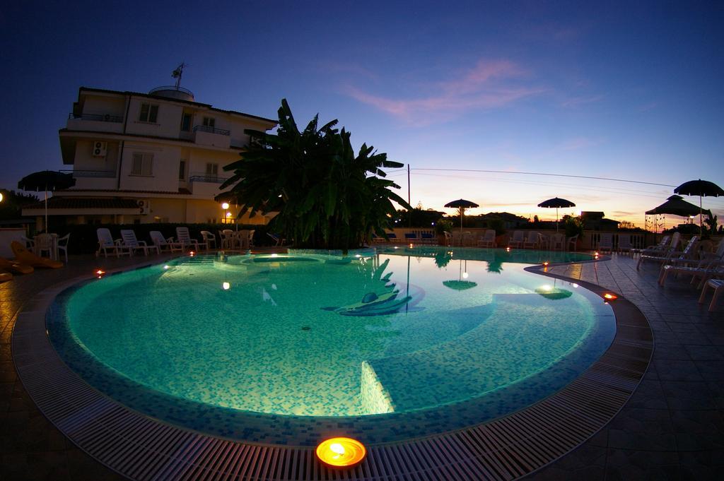 Hotel Eolo Capo Vaticano Exterior foto